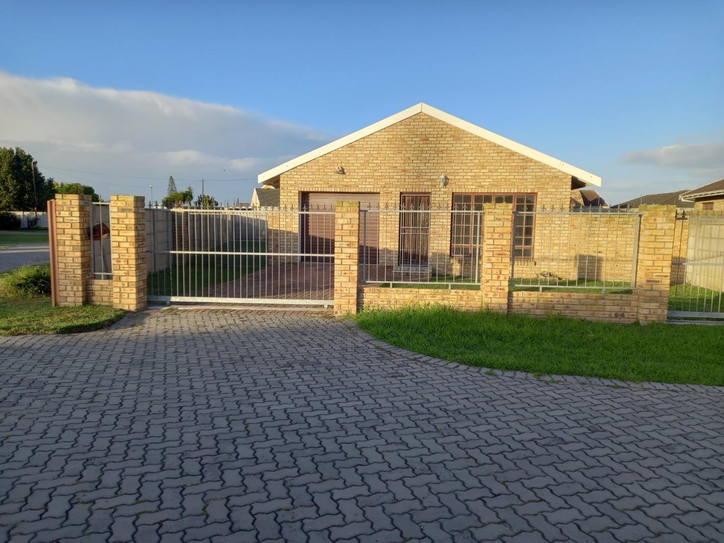 3 Bedroom Townhouse in Rowallan Park and surrounds