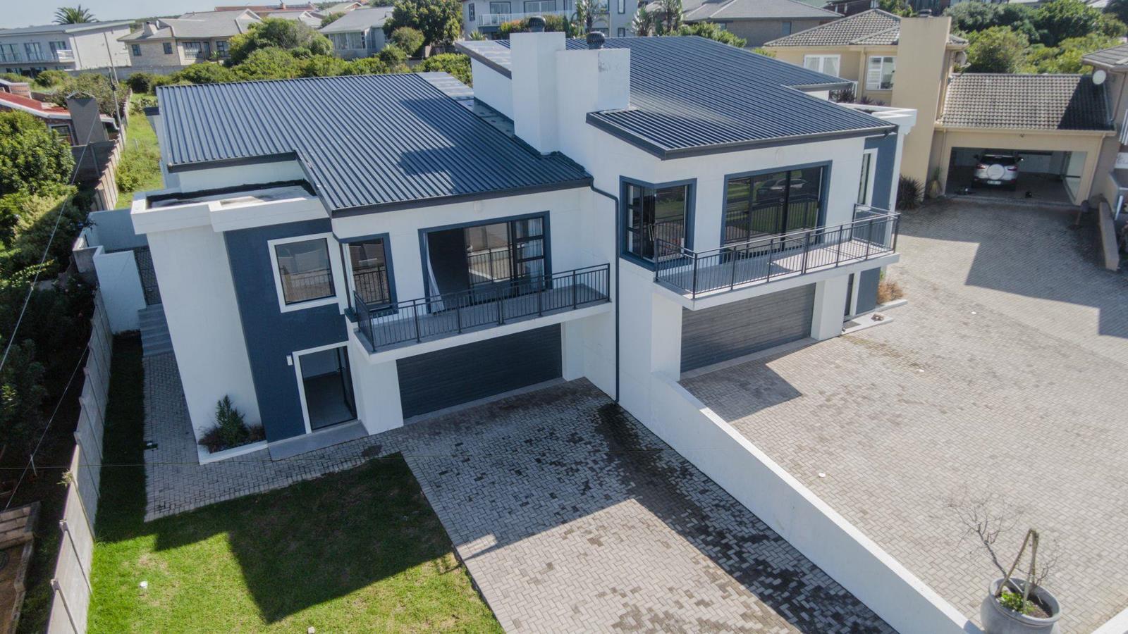 3 Bedroom House in Dana Bay