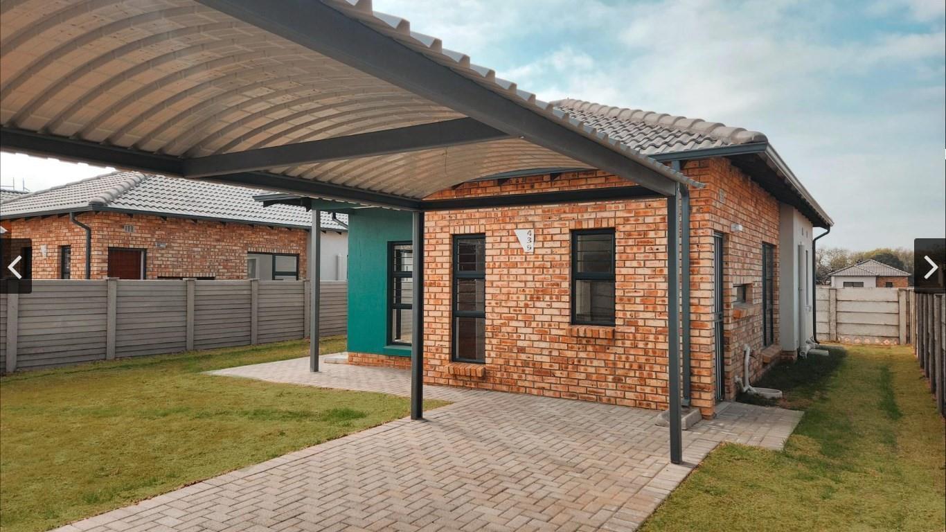2 Bedroom House in Randfontein Central