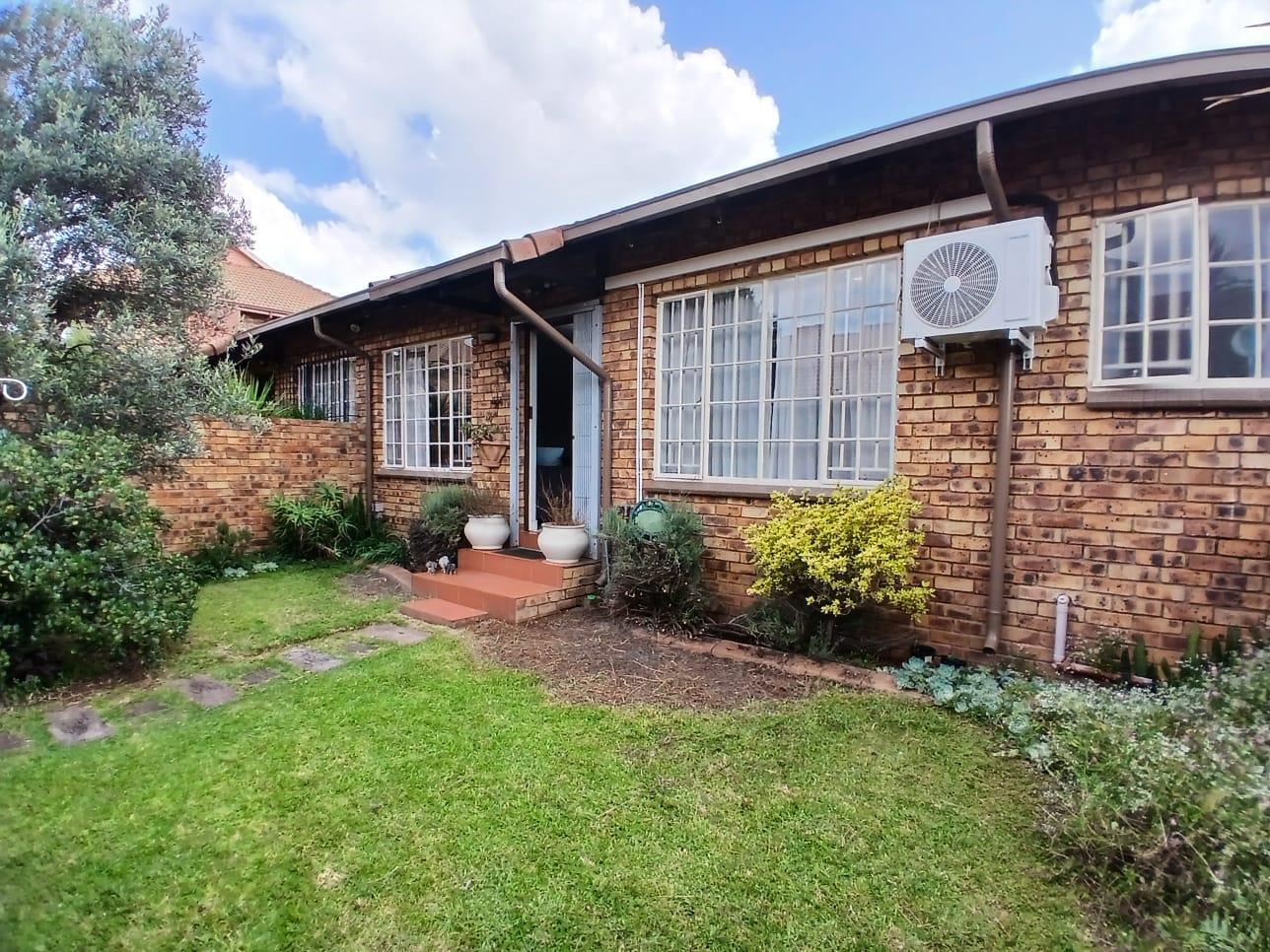 3 Bedroom Townhouse in Zwartkop