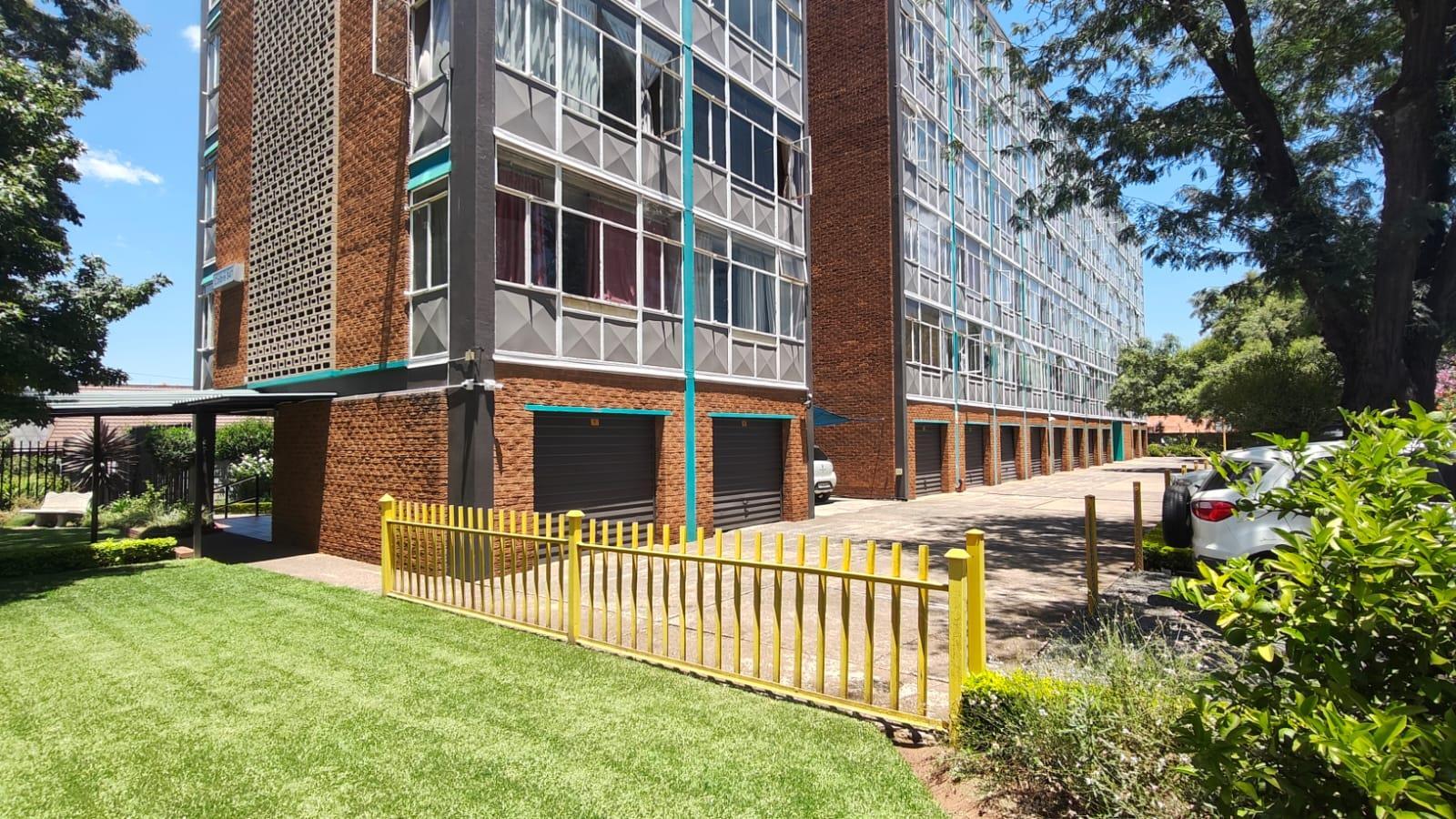 1.5 Bedroom Apartment in Wonderboom South