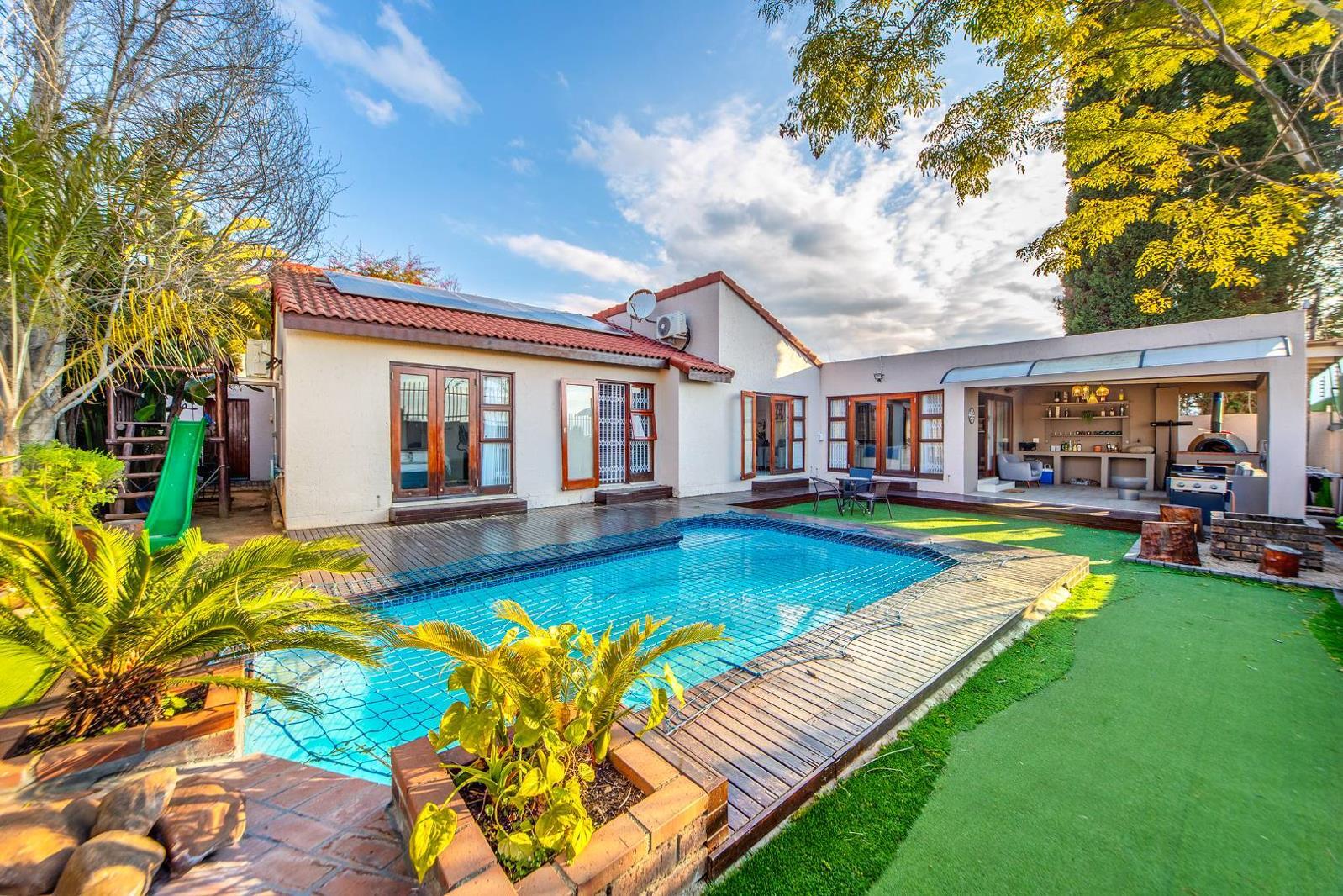 3 Bedroom House in Sunninghill
