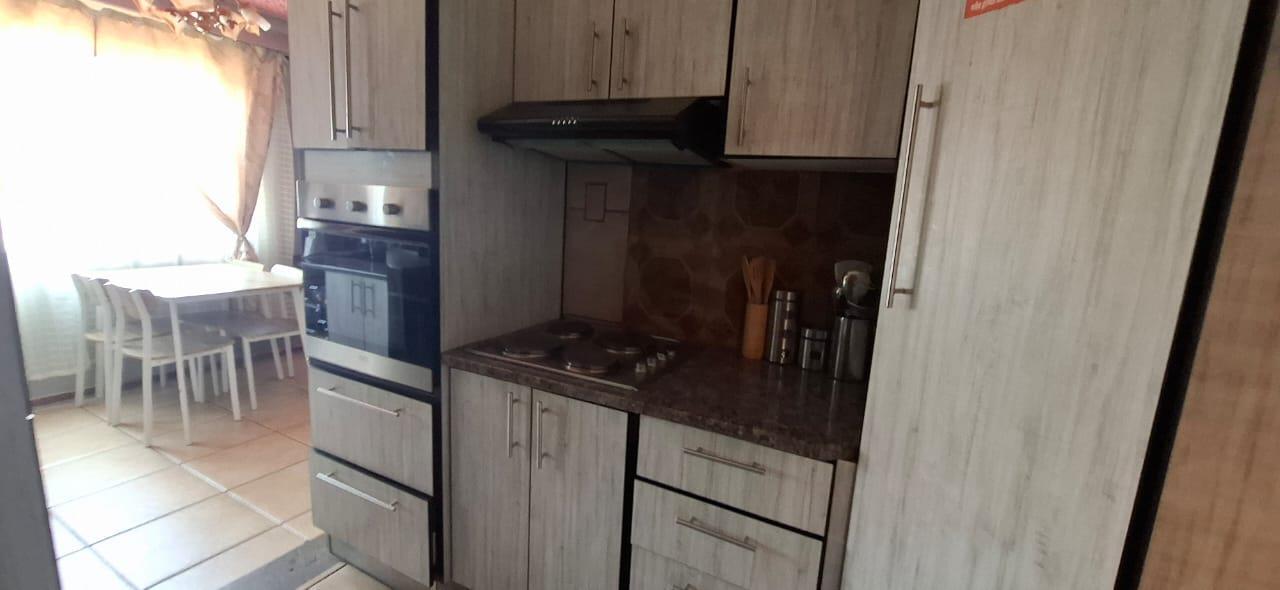 2 Bedroom House in Blomanda