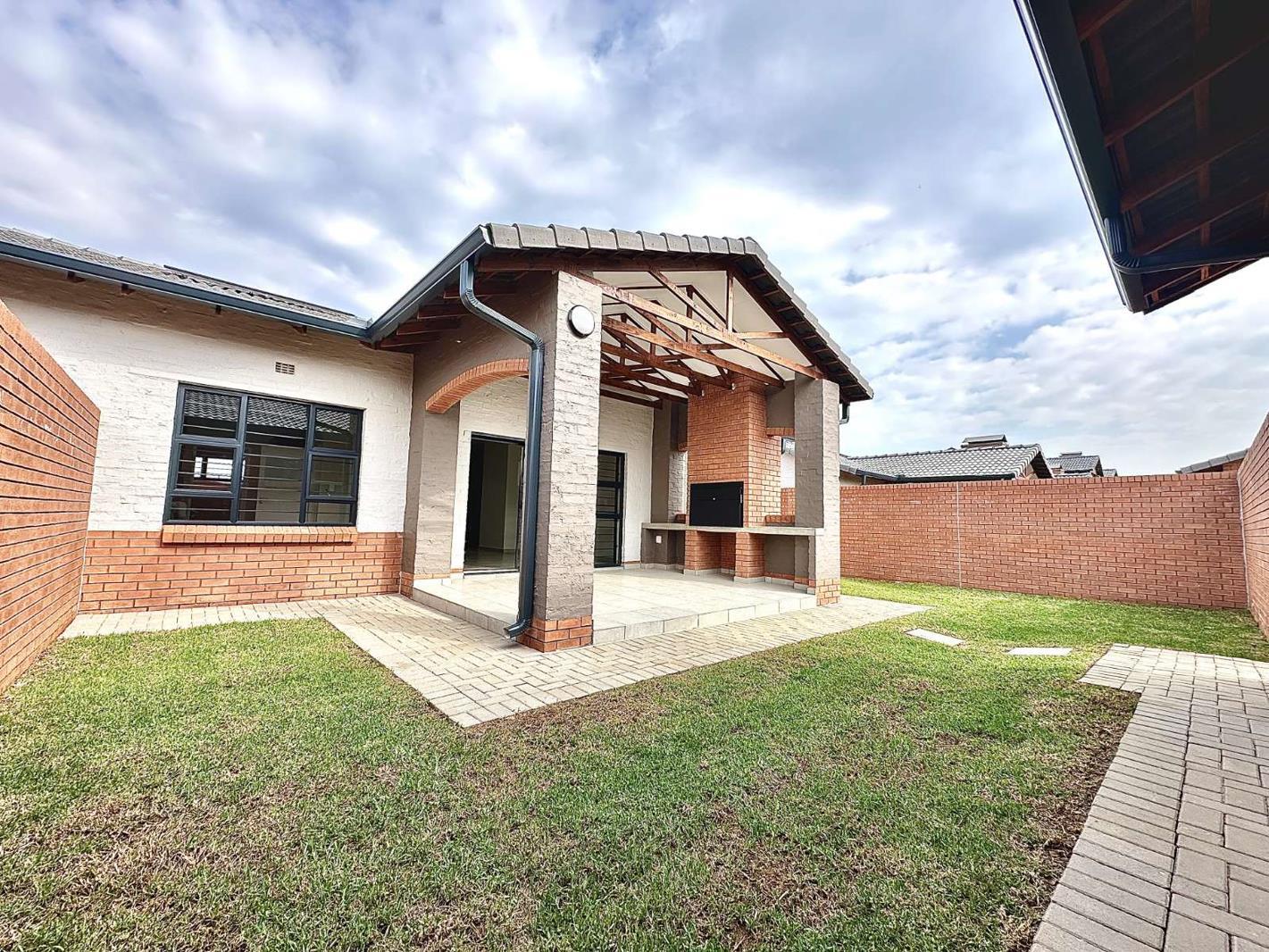 3 Bedroom Townhouse in Rietvalleirand