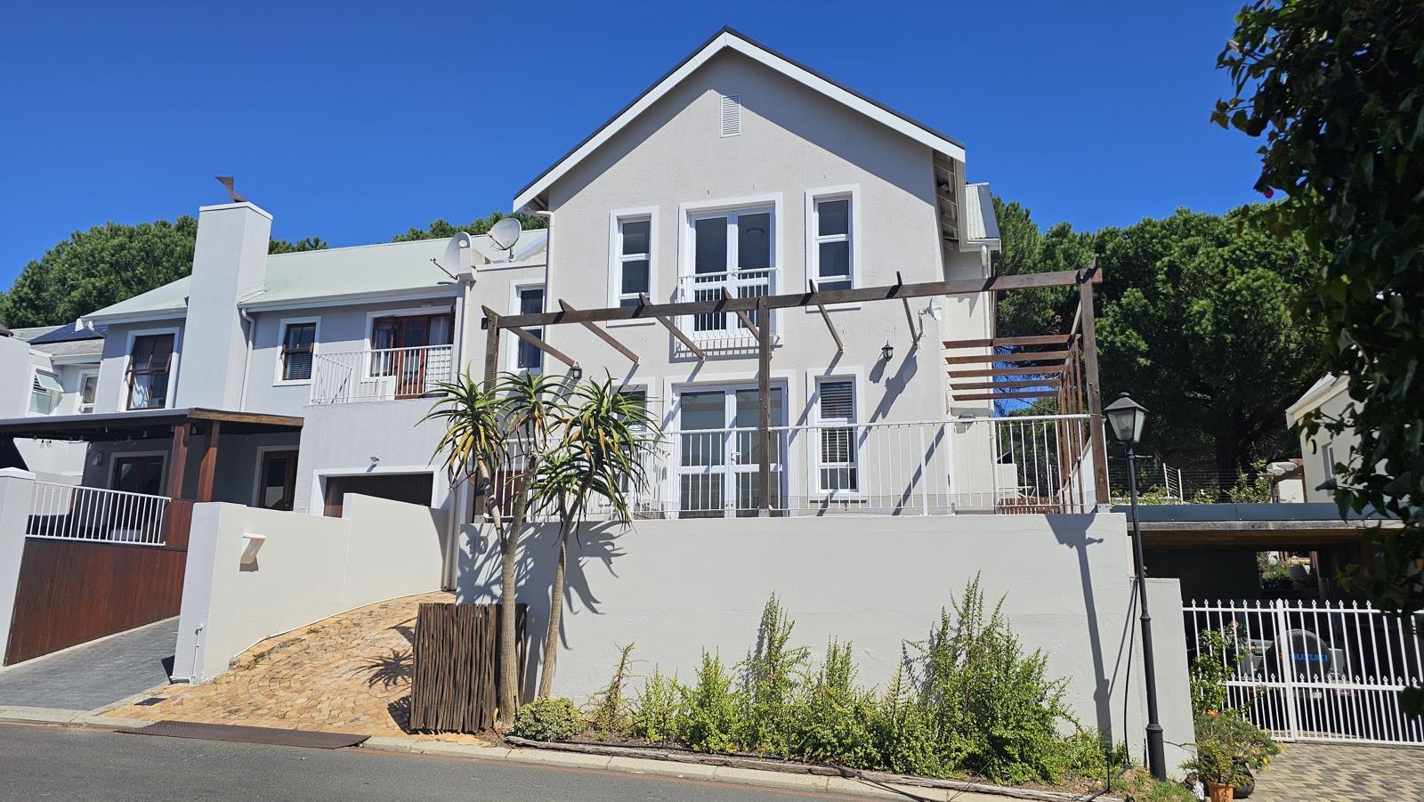 4 Bedroom House in Welgevonden Estate