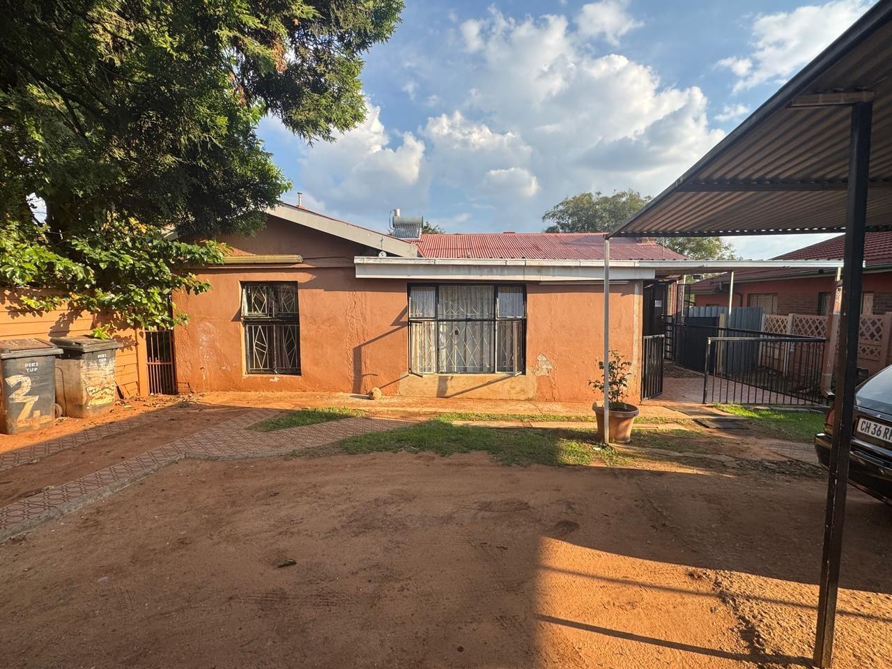 4 Bedroom House in Bosmont