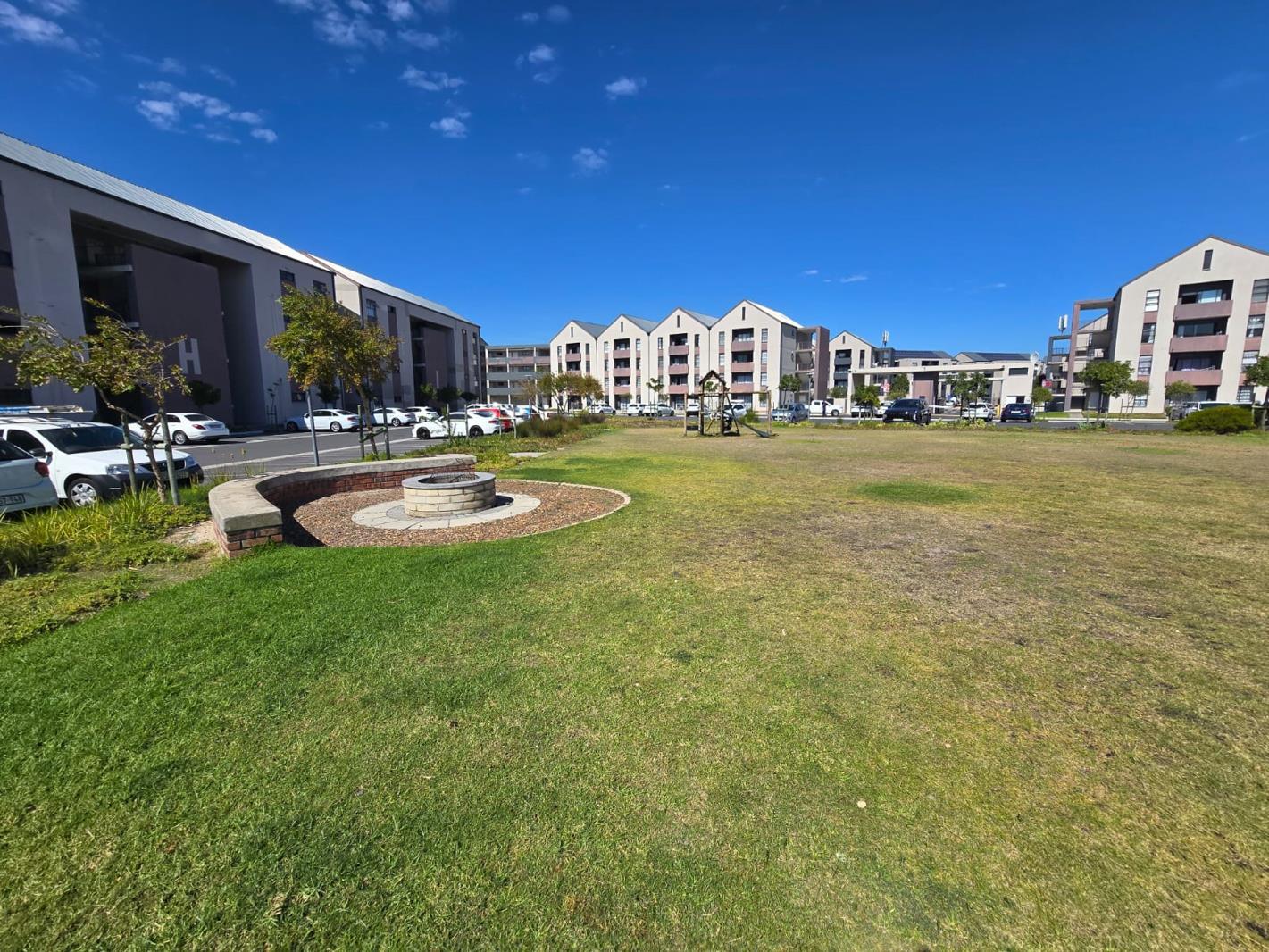 2 Bedroom Apartment in Parklands North