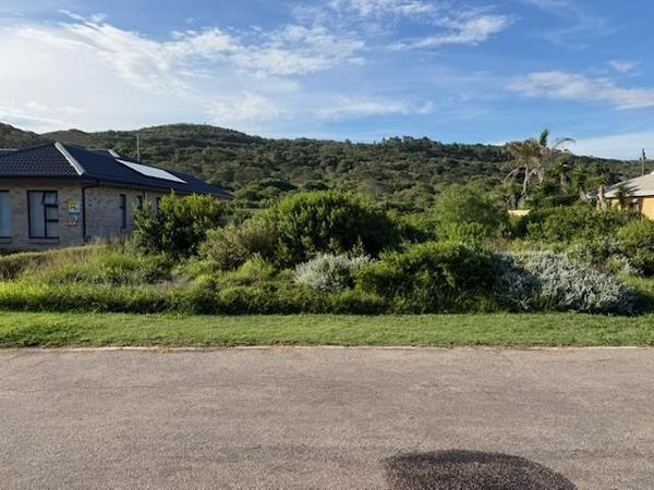 987 m² Land available in Hersham