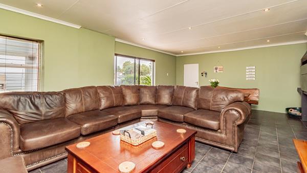 3 Bedroom House in Brackenhurst