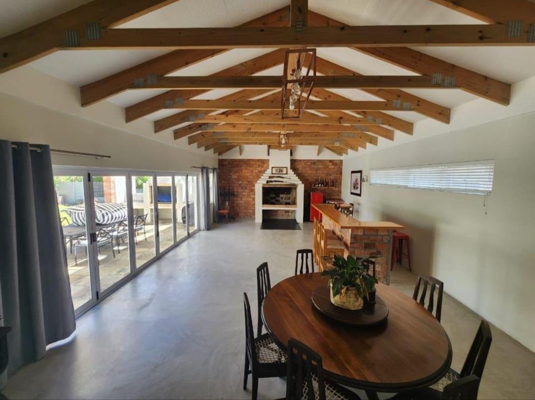 4 Bedroom House in Bloubergrant