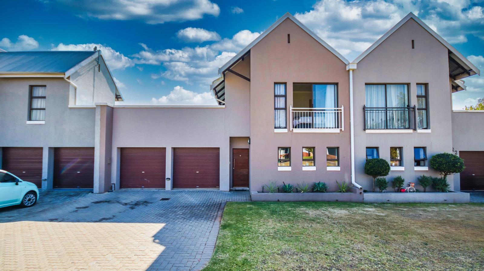 2 Bedroom Townhouse in Heritage Hill
