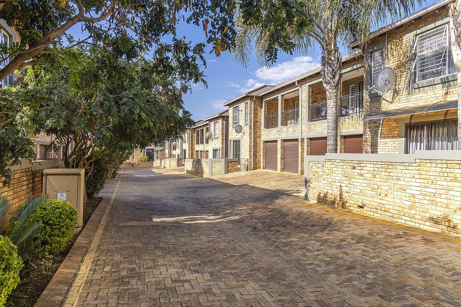3 Bedroom Townhouse in Wilgeheuwel