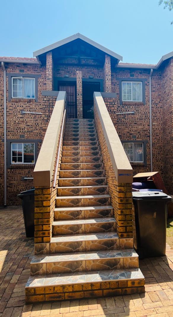 2 Bedroom Townhouse in Strubens Valley