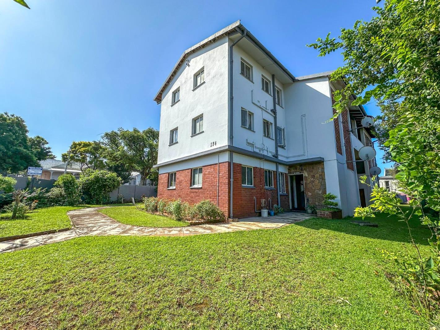 1.5 Bedroom Apartment in Morningside