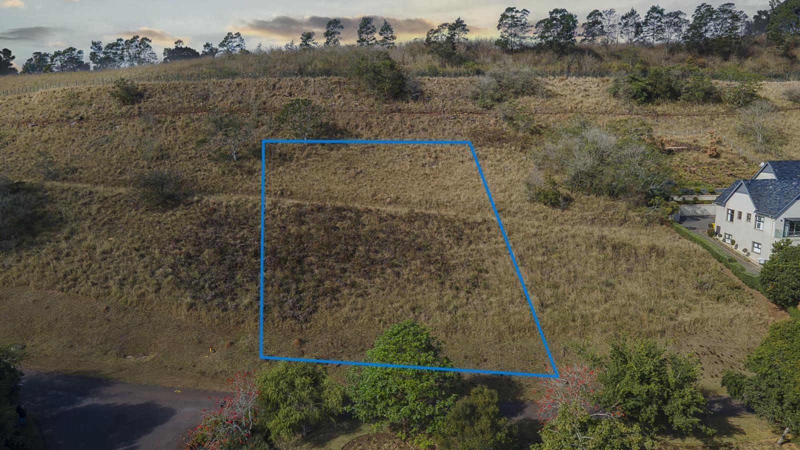 1 561 m² Land available in Cotswold Downs Estate