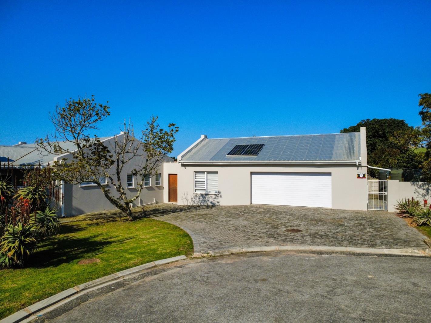 5 Bedroom House in Stilbaai Wes