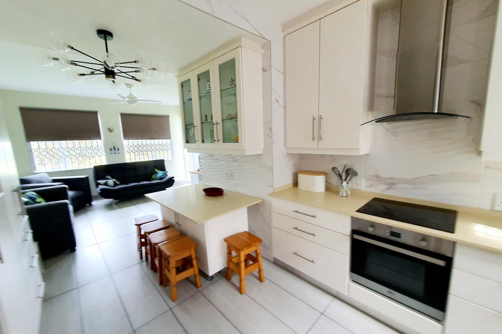 2 Bedroom Apartment in Uvongo