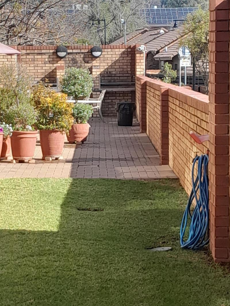 2 Bedroom Apartment in Olivedale