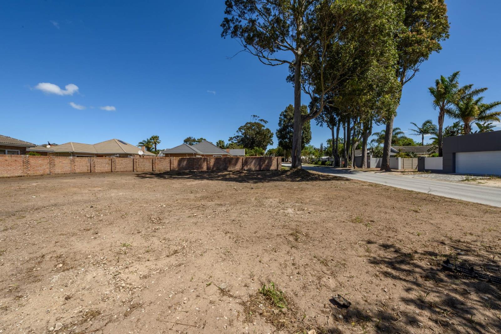 4 Bedroom House in Weybridge Park