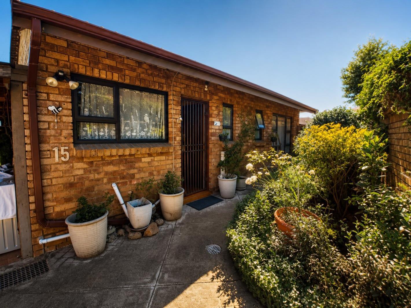 2 Bedroom Townhouse in Croydon