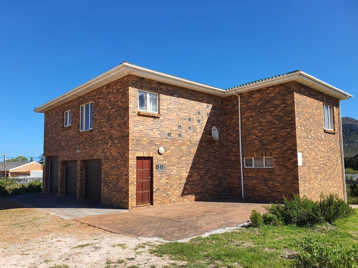 3 Bedroom House in Pringle Bay