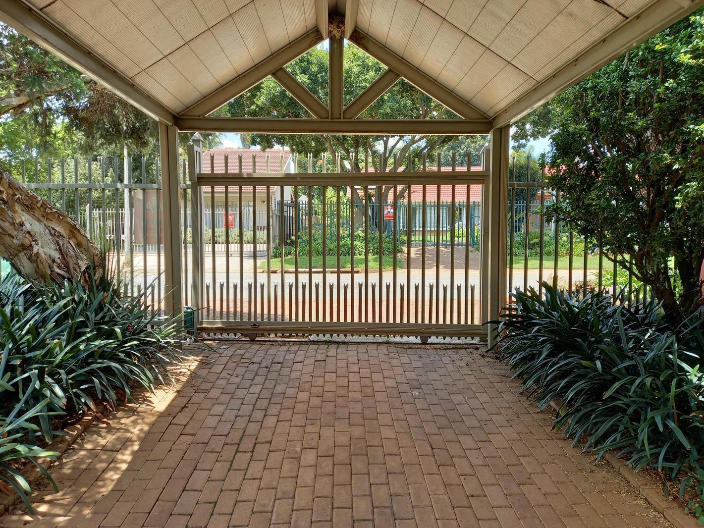 Bachelor apartment in Garsfontein