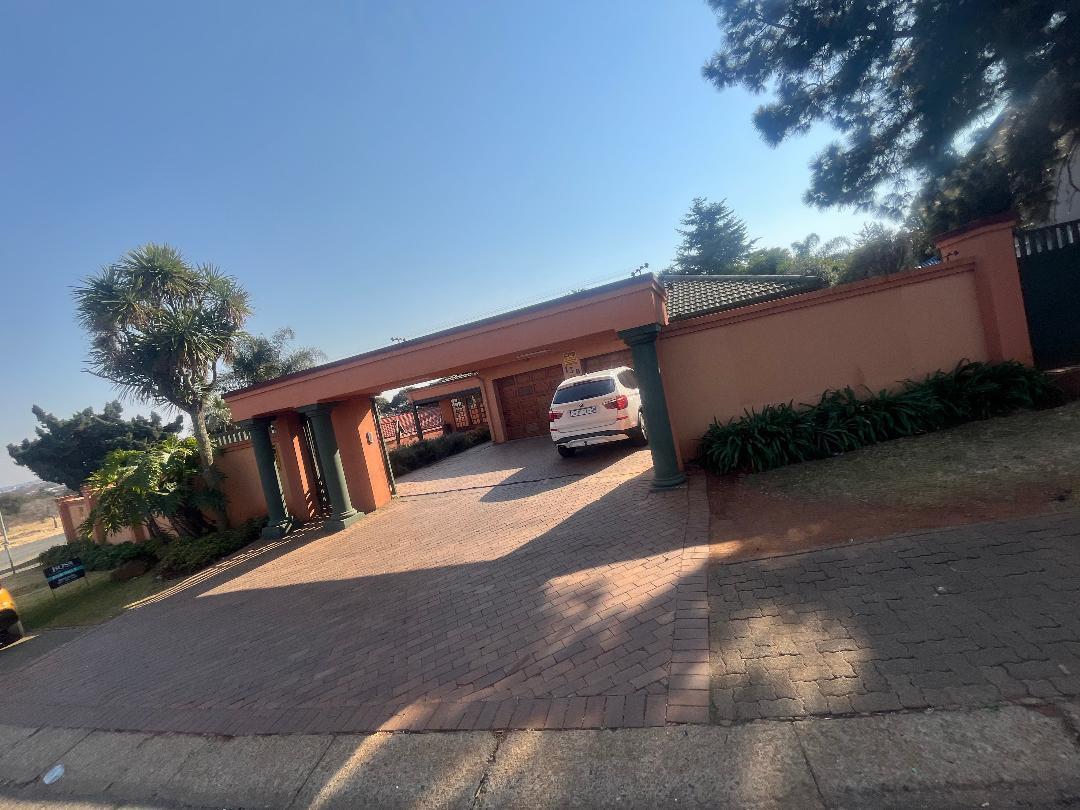 4 Bedroom House in Glenvista