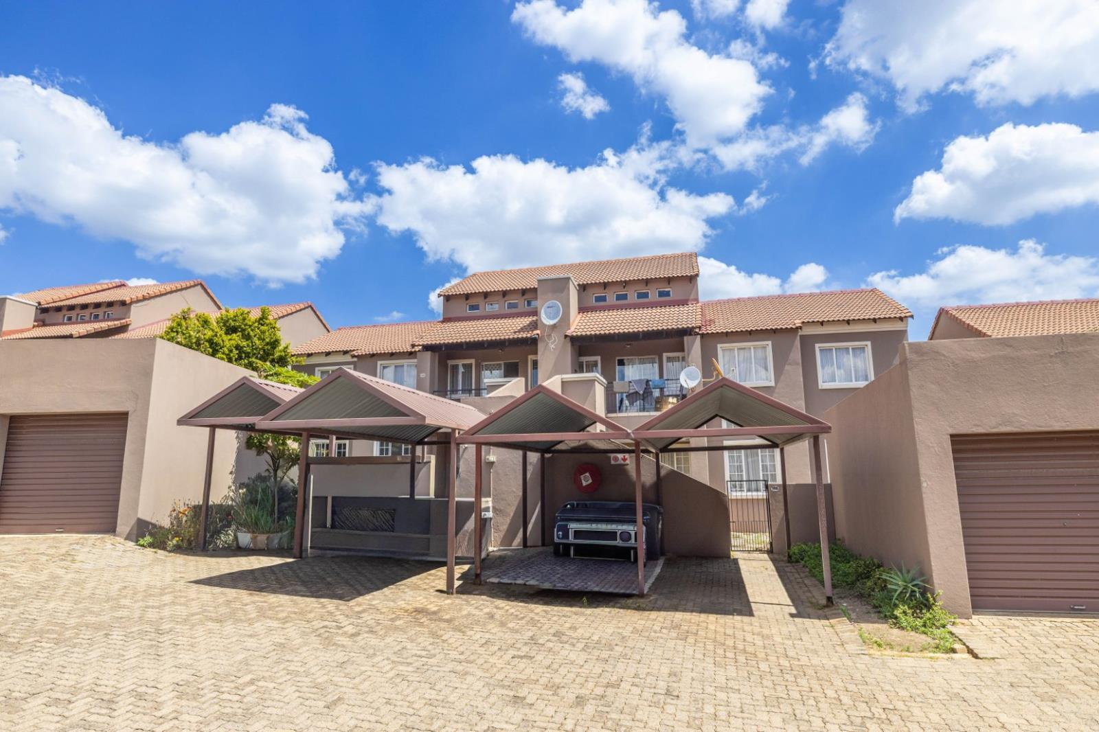 3 Bedroom Townhouse in Halfway Gardens