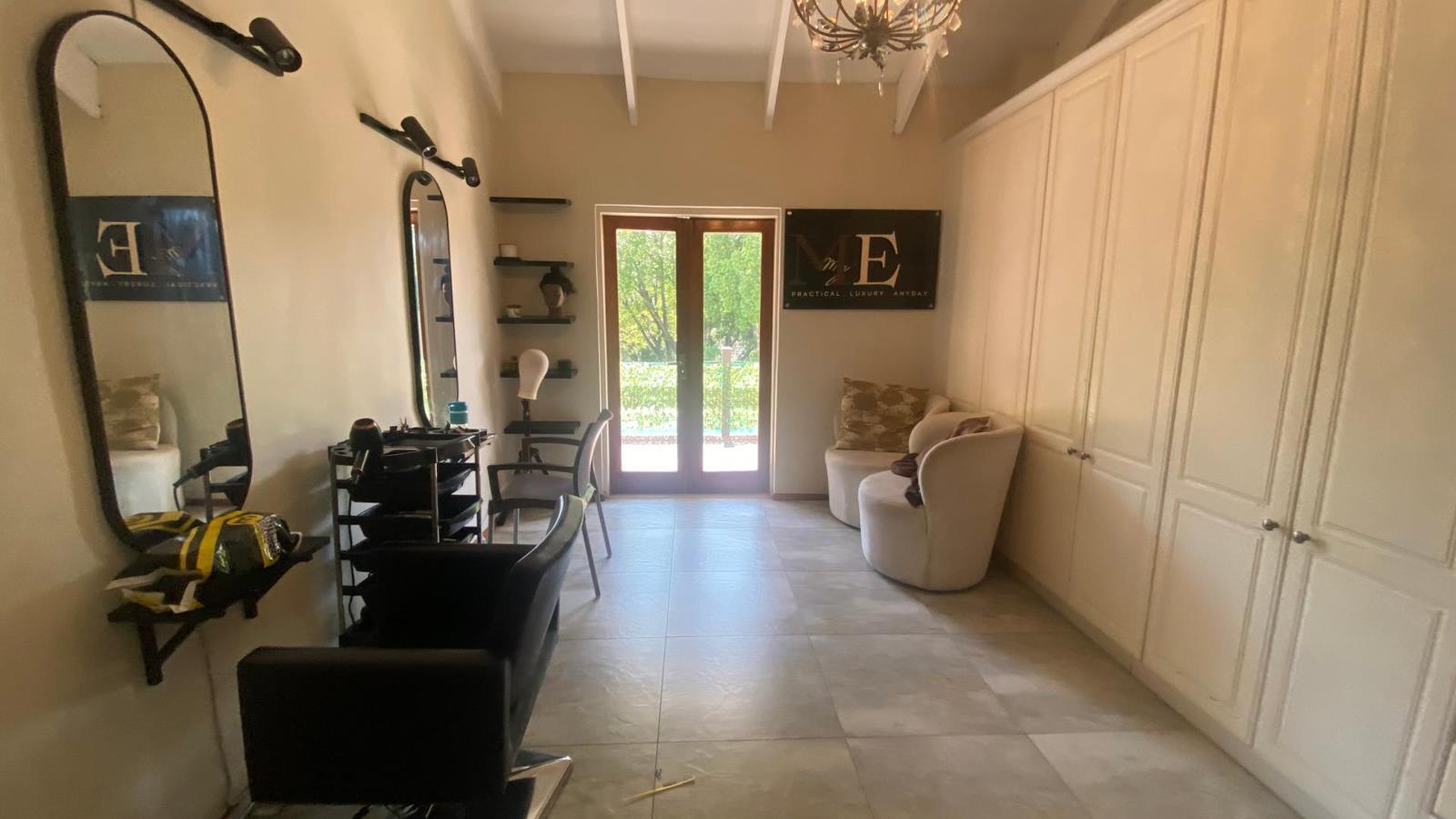 1 Bedroom Apartment in Edenburg