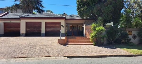 3 Bedroom House in Mondeor