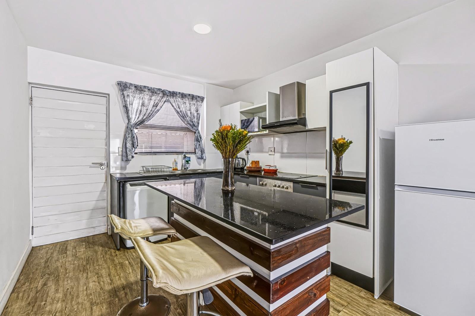 1 Bedroom Apartment in Umbogintwini