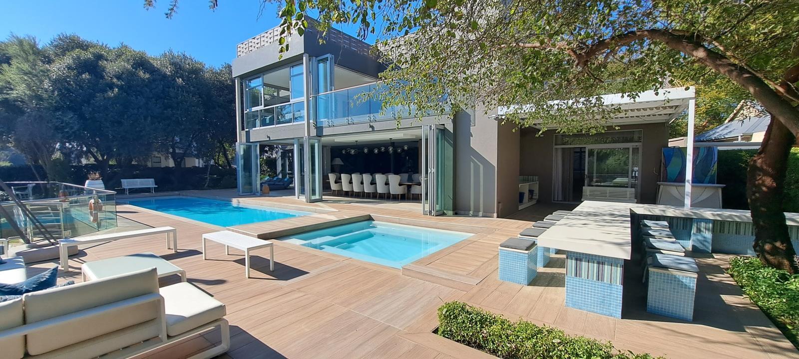 6 Bedroom House in The Islands Estate