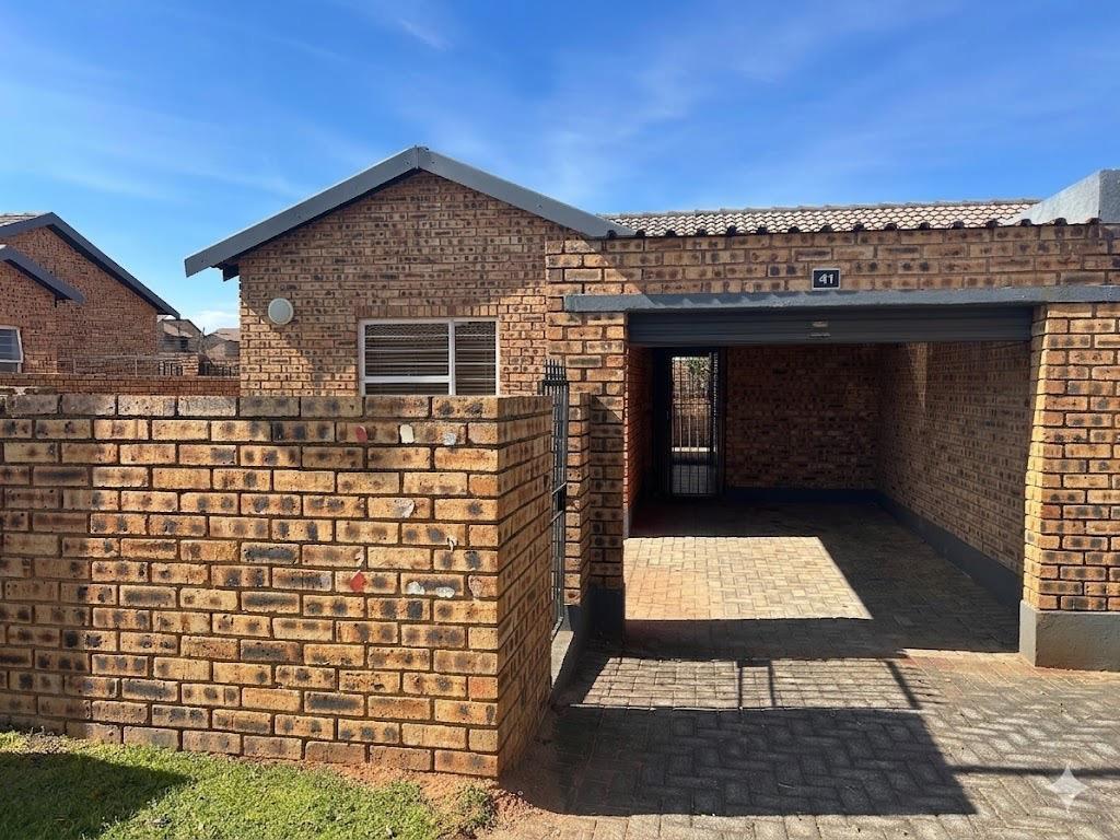 2 Bedroom Townhouse in Honey Park