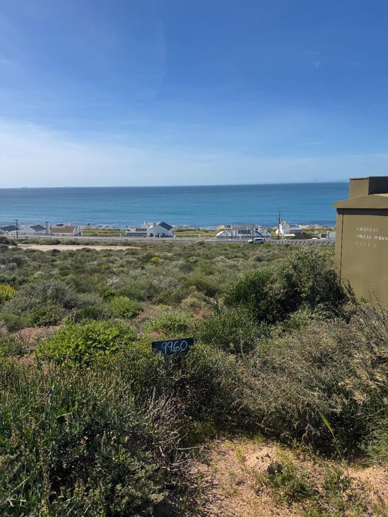 389 m² Land available in St Helena Views