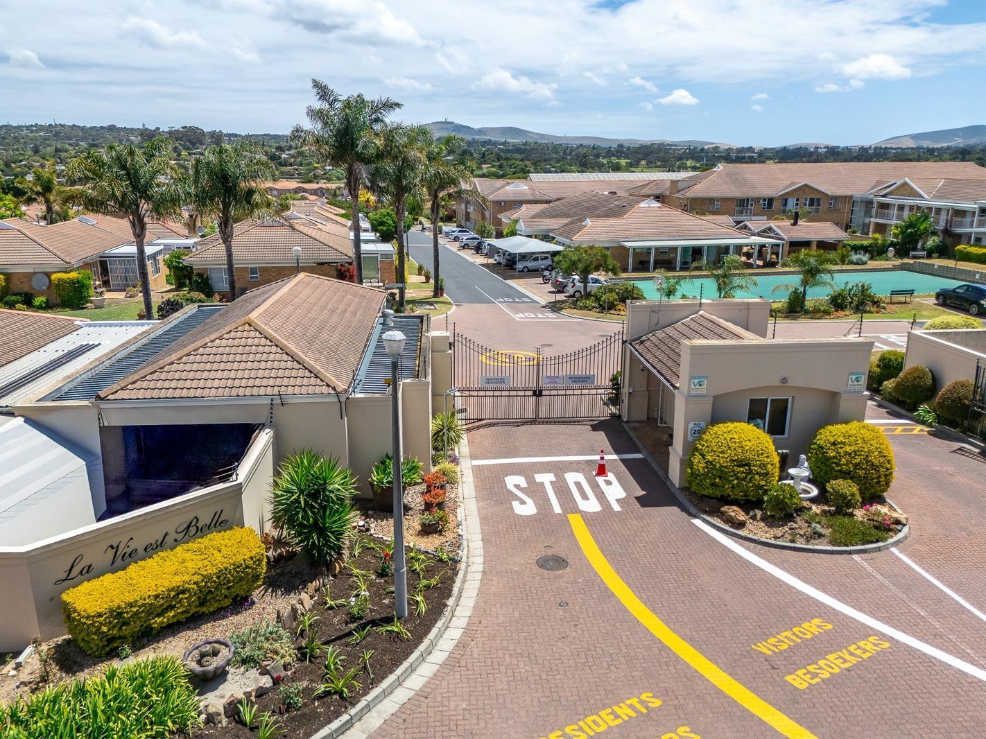 2 Bedroom House in Sonstraal Heights