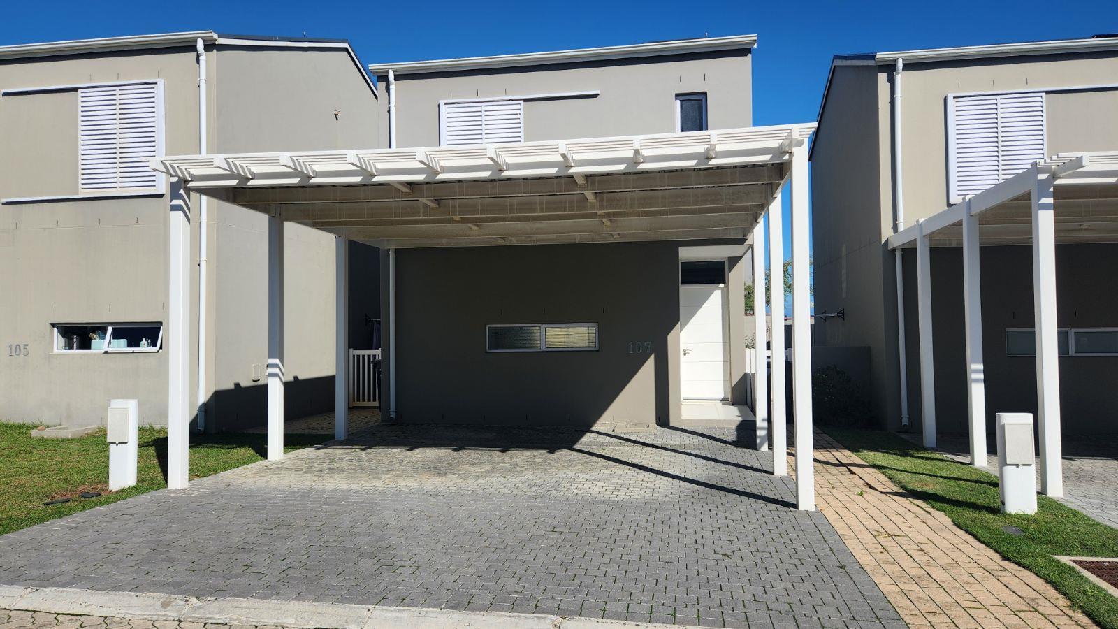 2 Bedroom Townhouse in Somerset Lakes