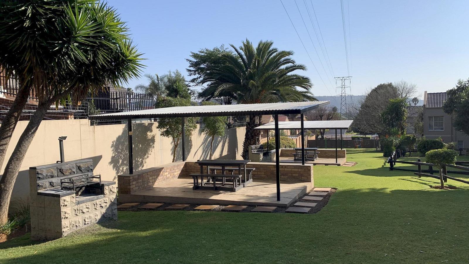 2 Bedroom Townhouse in Bedford Gardens