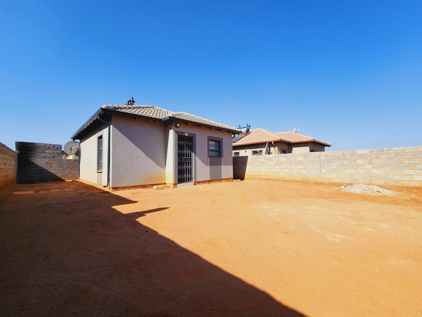 2 Bedroom House in Olifantsfontein