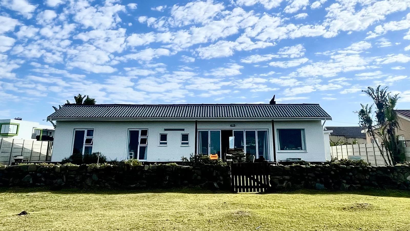 4 Bedroom House in Gonubie