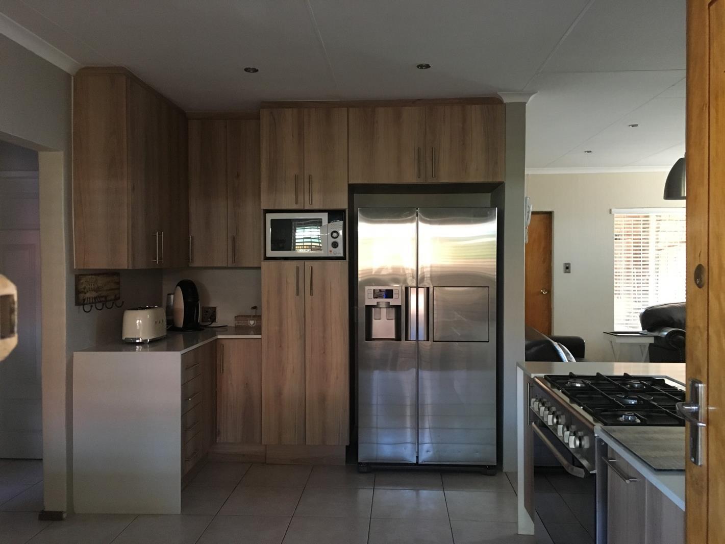 2 Bedroom House in Van Riebeeck Park