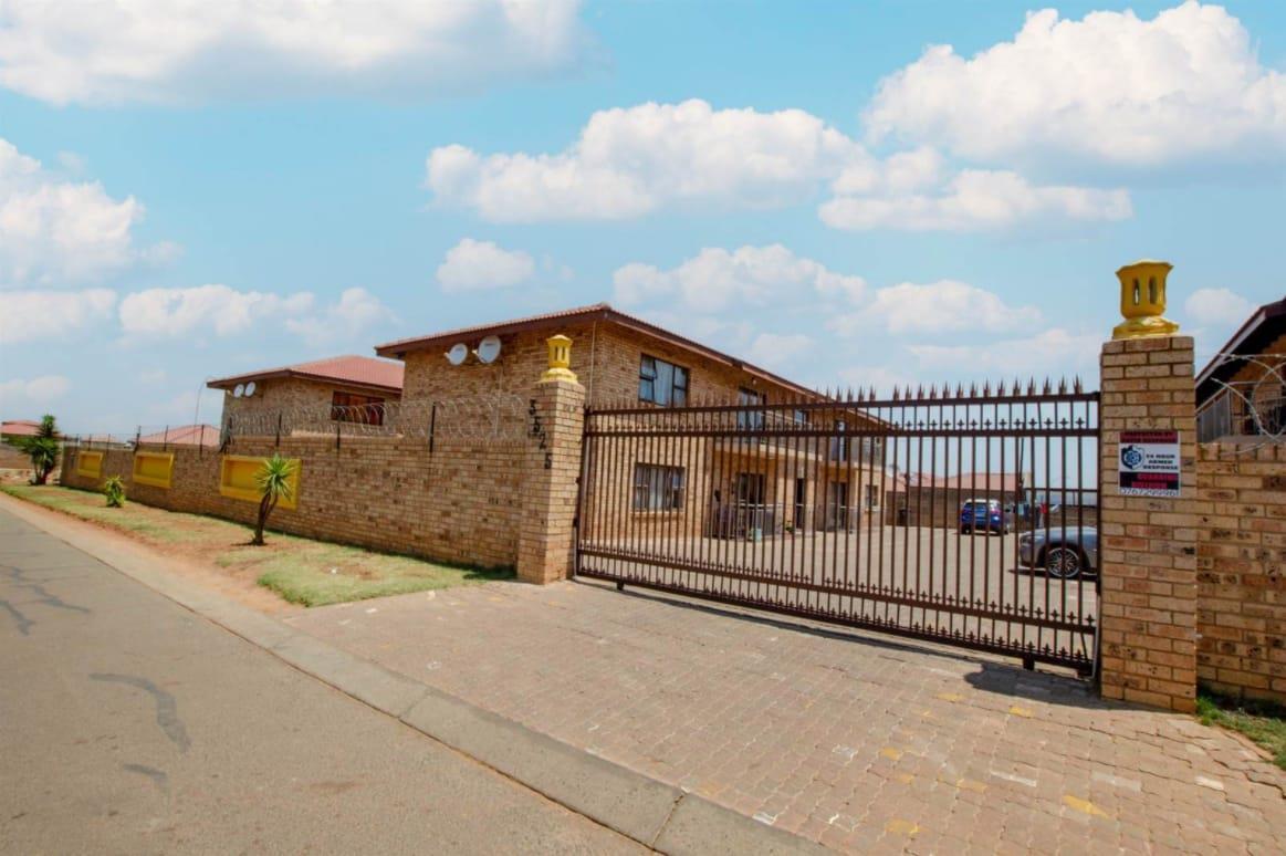 2 Bedroom Apartment in Lenasia South