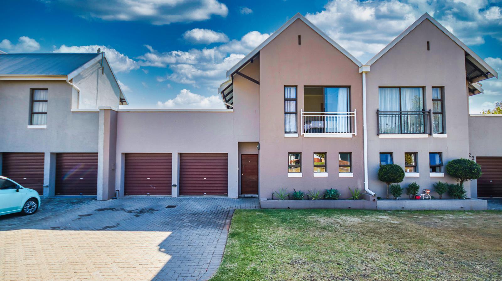 2 Bedroom Townhouse in Heritage Hill
