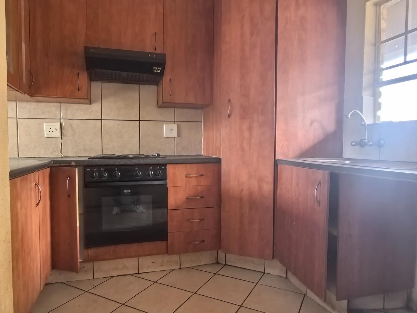 2 Bedroom Apartment in Kempton Park Ext 4