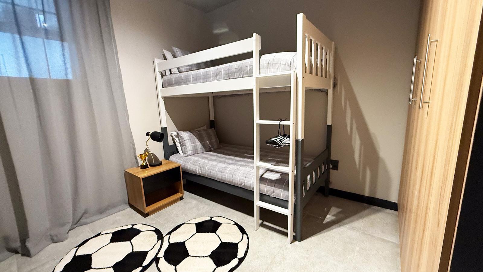 2 Bedroom Apartment in Helderfontein Estate