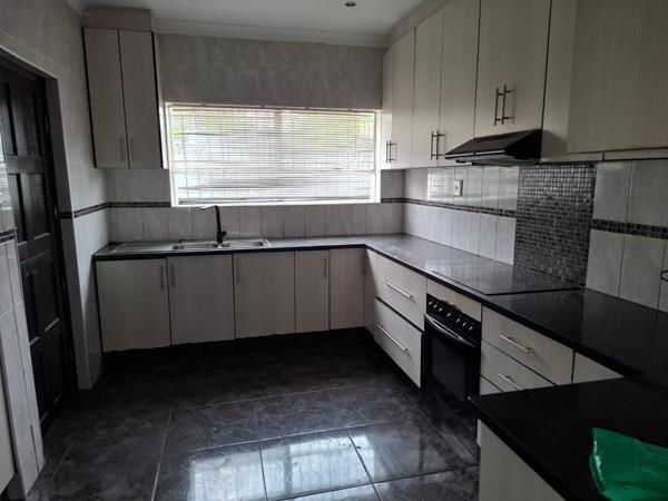 3 Bedroom House in Glen Marais