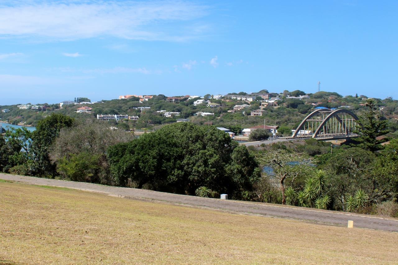 348 m² Land available in East Bank