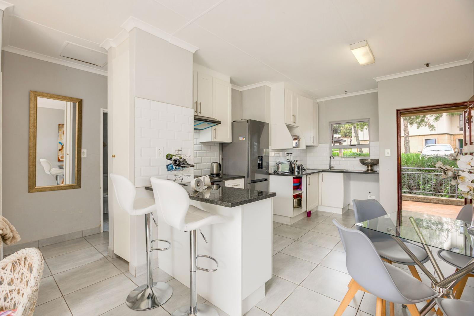 2 Bedroom Apartment in Bryanston