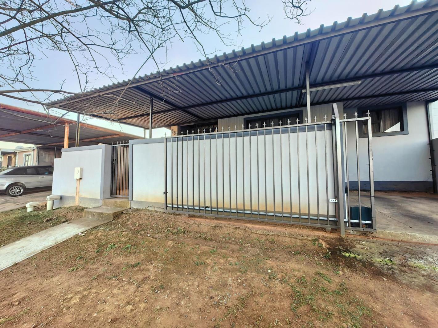 3 Bedroom House in Woodlands