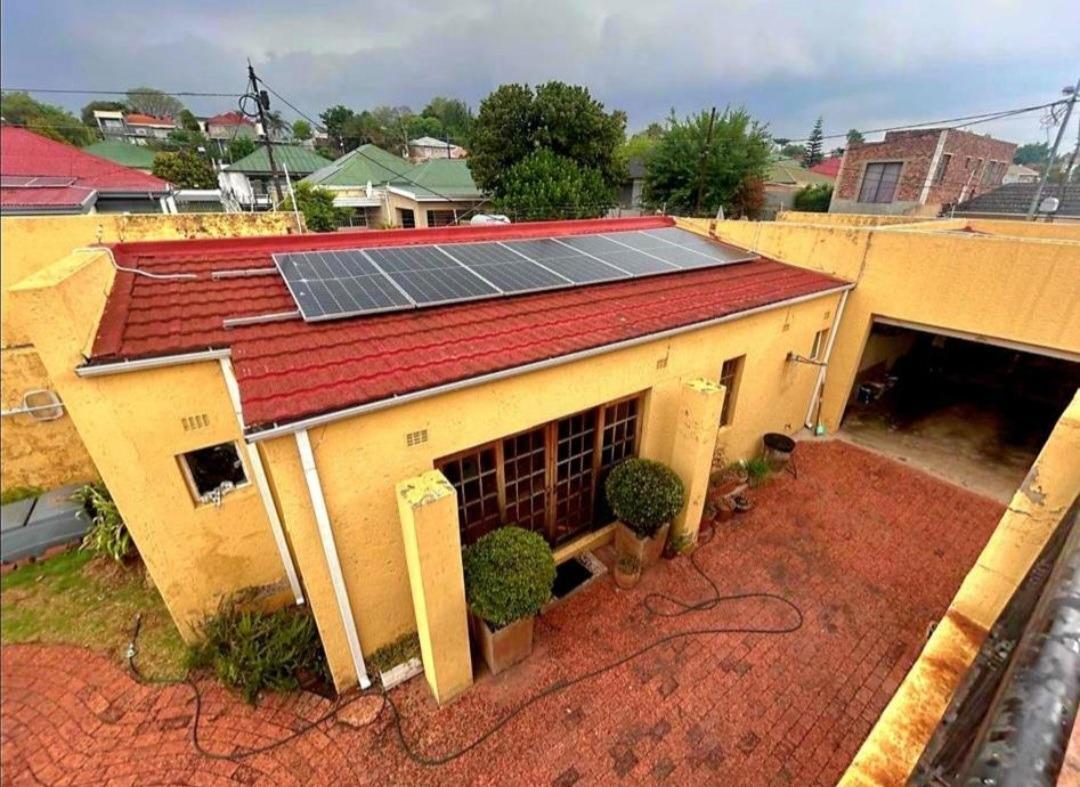 5 Bedroom House in Kensington