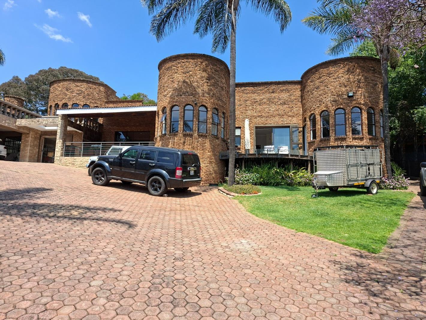 5 Bedroom House in Noordheuwel